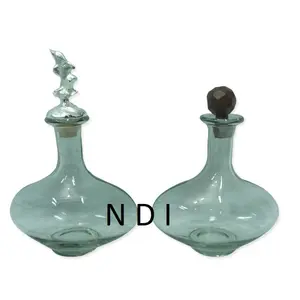 Bouteille de parfum en verre décorative faite à la main de style moderne Conteneur de parfum liquide de forme personnalisée Bouteilles en verre décoratives - Product Image 1