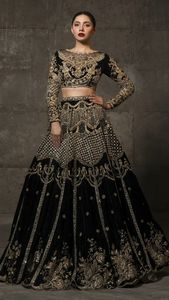 Lehenga สำหรับเจ้าสาวผ้าไหมแบบดั้งเดิมพร้อมโคติประดับด้วยลูกปัดแก้วคริสตัลและงานหินสำหรับงานแต่งงาน - Product Image 3