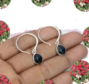 Pendiente ovalado de ónix negro natural chapado en oro con ajuste de bisel para fiesta de aniversario y regalo - Product Image 1