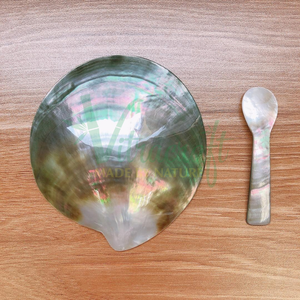 Service de Caviar de luxe en usine de gros, assiette en nacre noire, cuillère en coquillage. Ensemble de service de caviar d'esturgeon fait à la main Vietnam - Product Image 2