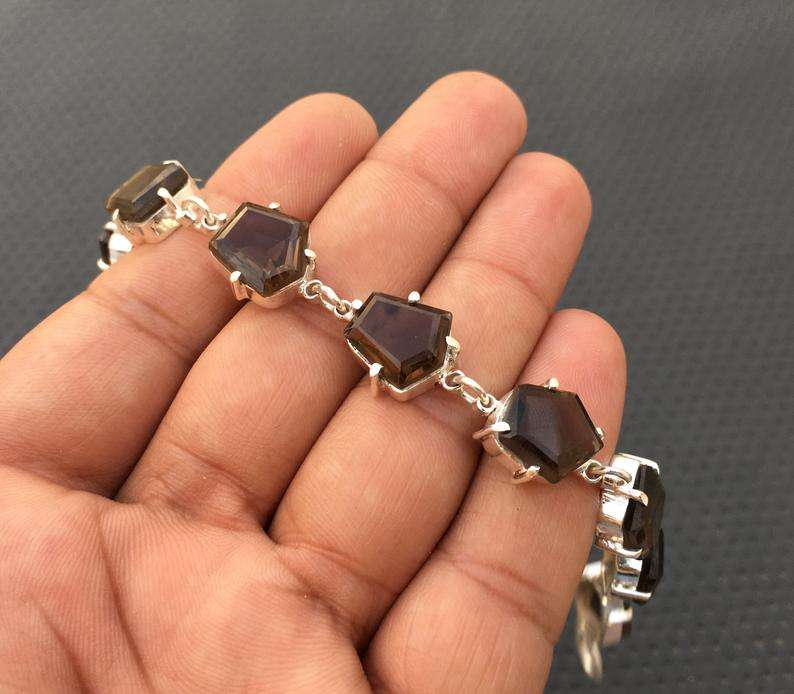 สีน้ำตาล