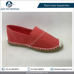Espadrilles extra confortables au design traditionnel Chaussures plates à enfiler pour le printemps avec doublure fine en popeline Couleur unie pour l'été - Product Image 2