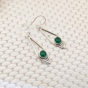 ต่างหูเงินแท้ 925 ประดับพลอยสีเขียวออนิกซ์ทรงคลาสสิก สำหรับผู้หญิง เครื่องประดับแฟชั่นสำหรับงานแต่งงาน งานปาร์ตี้ ของขวัญสไตล์อินเดีย - Product Image 1