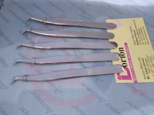 Pince à épiler professionnelle pour extensions de cils, finition argentée, personnalisable avec logo, pour volume, vente en gros - Product Image 3