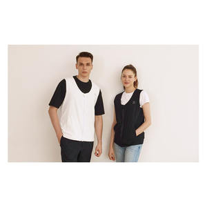 เสื้อกั๊กไนลอนบางพร้อมกระเป๋าข้าง 2 ช่อง ซิปหน้า แจ็คเก็ตแขนกุด เก็บของได้ง่าย - Product Image 1