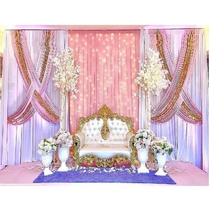 ชุดโซฟาบัลลังก์แกะสลักสีทองหรูหราสำหรับงานแต่งงานวัสดุไม้ดีไซน์ดอกไม้สำหรับงานปาร์ตี้ในโอกาสเจ้าสาว - Product Image 1