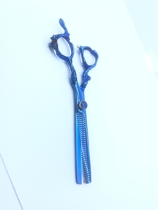 Juego de tijeras de barbero asequibles de alta calidad 3PRO disponibles en todos los colores y tamaños básicos - Product Image 5