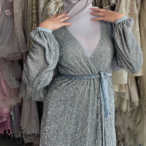 Nuevo Vestido de Noche Sexy para Mujer para Fiesta, Color Rosa, Plateado, Personalizado, con Elementos Rojos Bordados - Product Image 2