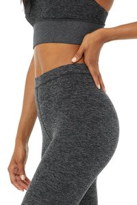 Sujetador y mallas deportivas para mujer, ropa deportiva con diseños de impresión personalizados, de material de alta calidad, a la moda, venta al por mayor - Product Image 4
