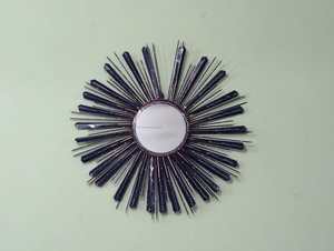 Miroir mural artisanal en fer moderne, décoration murale circulaire en métal, œuvre d'art, pièce maîtresse, à distancer des autres murs - Product Image 5