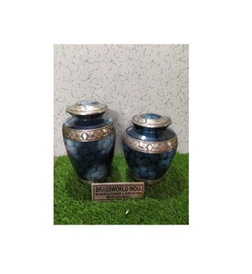 Brassworld India Urna de cremación para adultos Azul nublado con hojas de plata Suministros funerarios de calidad grabados - Product Image 1