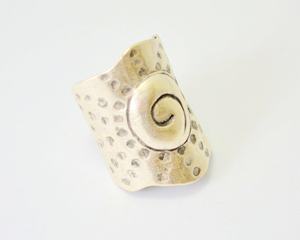 Basic Agate Ring with Hammered Design and Textured Band for Gifts and Parties - Product Image 3