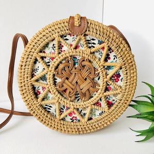 Hot Sale Summer Women's Rattan Handbag with Beading Decoration Worldwide Supplier - Product Image 1