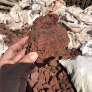 Bloque de Roca Volcánica Roja Natural de Bali, Ecológico, Duradero, Diseño Contemporáneo - Product Image 1
