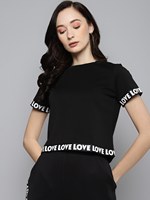 T-shirt court écologique noir pour femme avec surpiqûres contrastées, motif imprimé personnalisé, franges et boutons