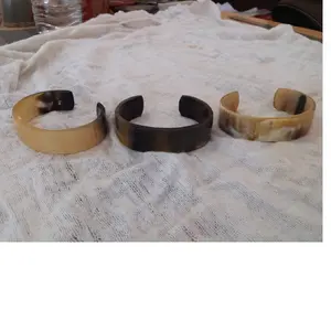 Manset tanduk kerbau alami terbuat dari tanduk kerbau cocok untuk desainer perhiasan ideal untuk penjualan ulang