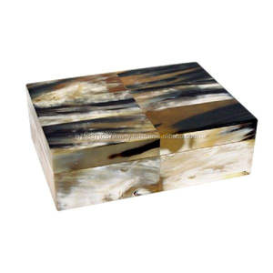 Boîte en corne de buffle Design corne et os gravés naturels boîte décorative incrustation d'os boîte à bijoux par GM IMPEX - Product Image 2