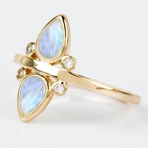 天然蓝火彩虹月光石925纯银戒指珠宝供应商批发经销商价格在线趋势