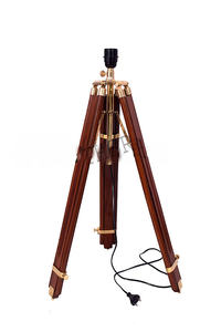 Lámpara de pie LED moderna vintage con trípode de madera marrón pantalla blanca para decoración del hogar o del hotel para sala de estar - Product Image 5