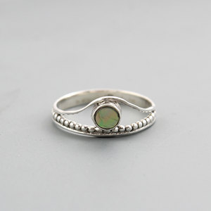 Bague en argent sterling 925 avec opale géométrique, sertie dans un cadre, design minimaliste, unisexe, à porter au quotidien - Product Image 2
