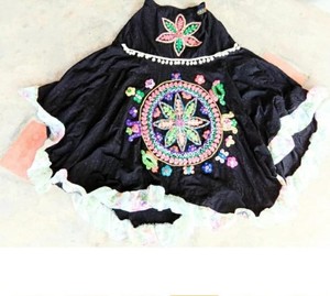 ชุดเดรสสั้นเปิดไหล่สำหรับเด็กผู้หญิงกระโปรงสั้นพร้อมงานปักหลากสี - Product Image 3