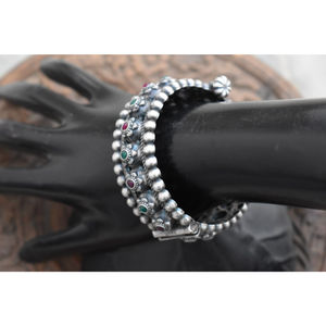 Brazalete Abrible de Diseño Artesanal con Apariencia de Plata, Estilo Occidental, Última Moda 2026, para Chicas y Mujeres - Product Image 1