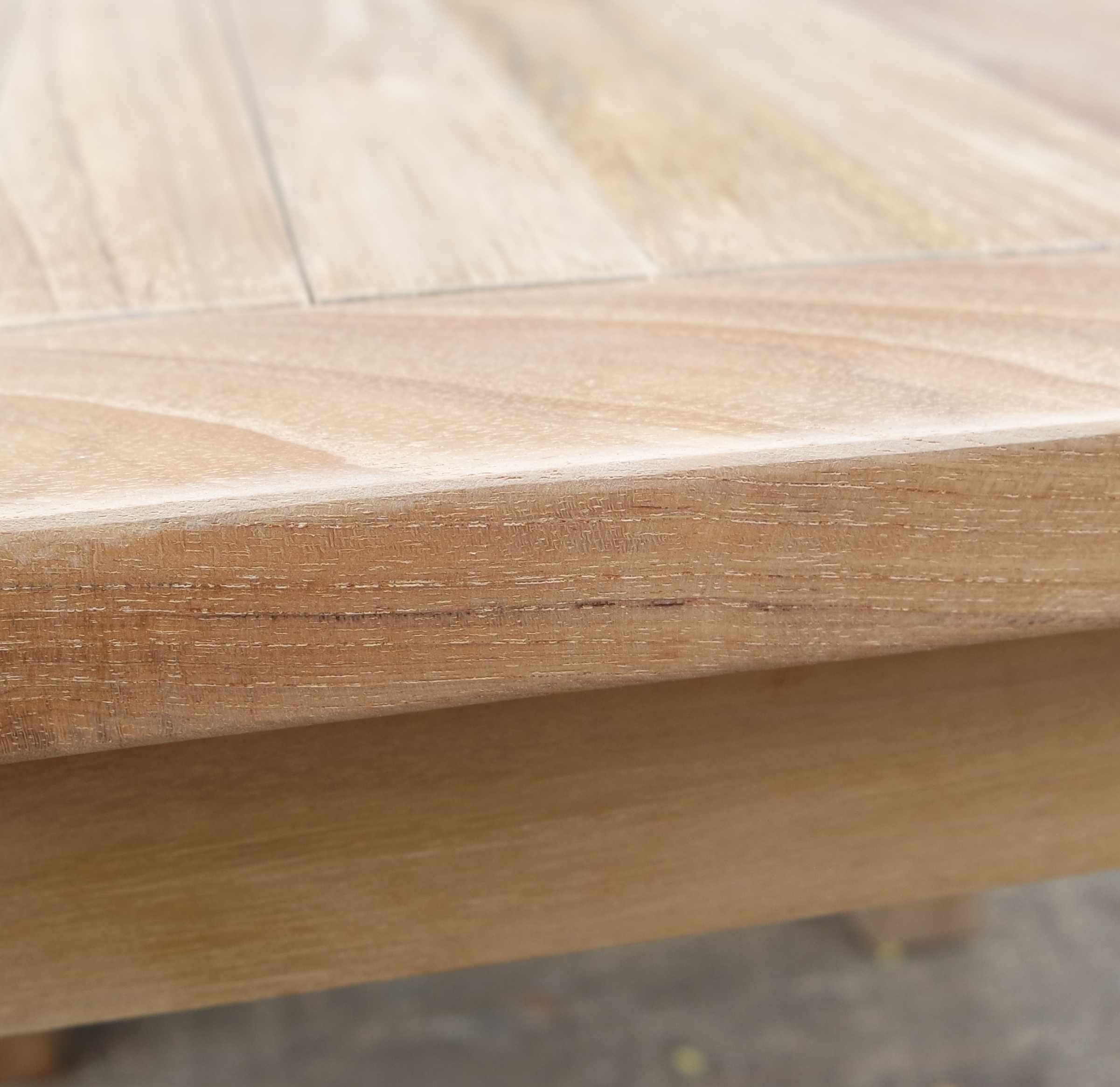 Unfinish Lisse poncé