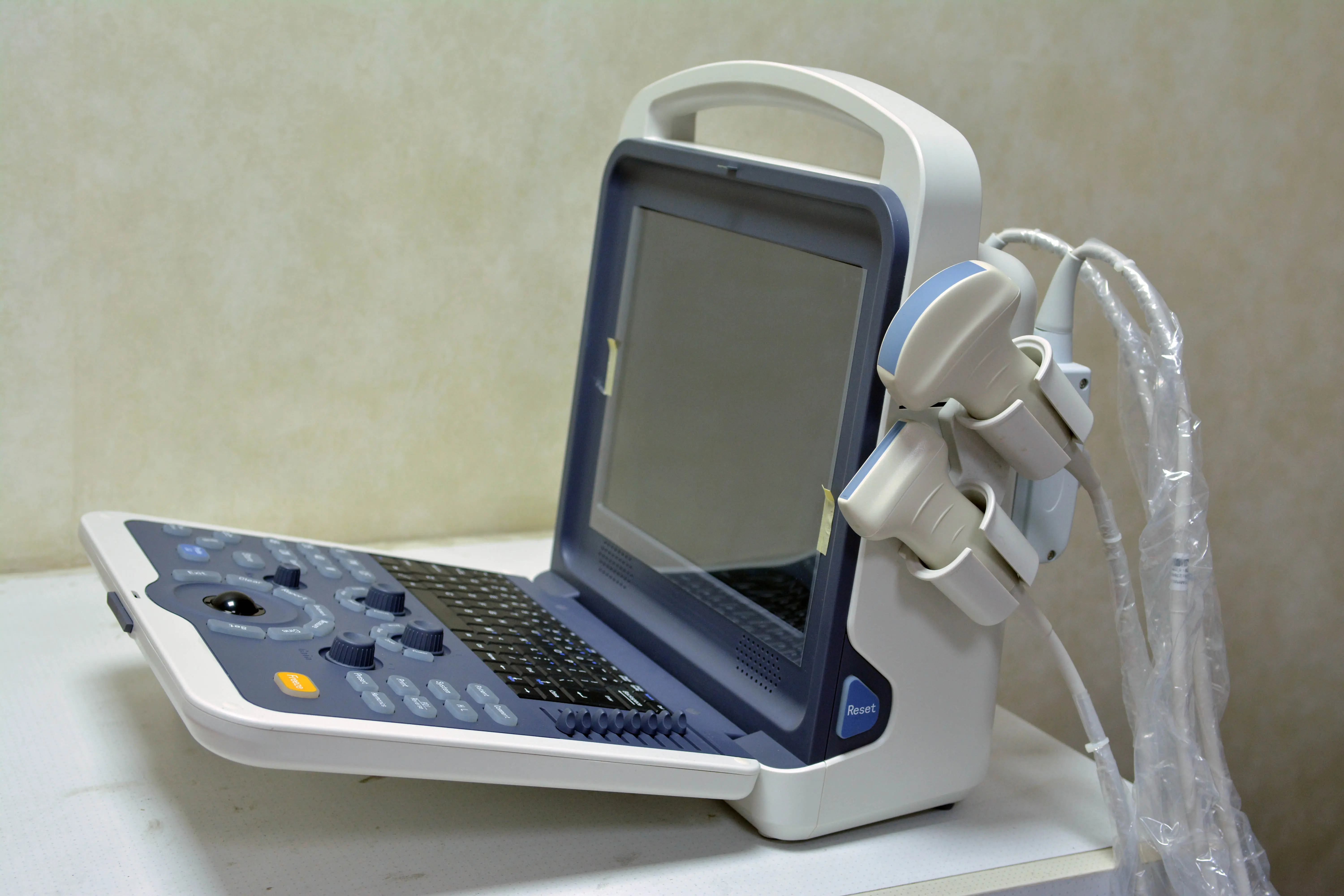 Lowest Price Medical Portable Ultrasound Machine Full Digital Color Doppler Ultrasound Scanner