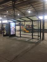 PARYA Abri de bus extérieur personnalisé avec éclairage LED, kiosque rectangulaire doré, certifié ISO, 220V, modèle TR pour publicité