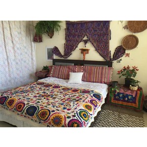Proveedor Confiable de Ropa de Cama de Algodón Bordada Suzani Étnica Antigua, Precio al por Mayor, Cubrecama Uzbeko Asiático, Tapiz Bohemio - Product Image 1