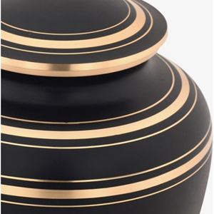 Urne funéraire en laiton noir, décorative et accrocheuse, taille standard, remarquable pour les cendres humaines - Product Image 4