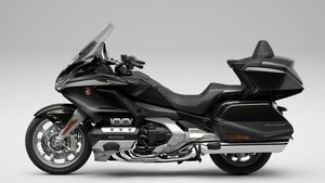 1833 cc Super luxe et élégant Goldwing moto refroidie par liquide pour le tourisme avec USB manuel/DCT du fournisseur indien - Product Image 6