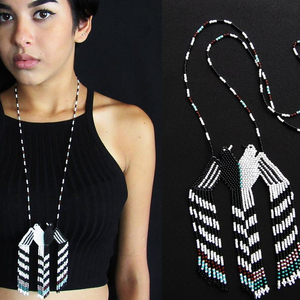 สร้อยคอเม็ดลูกปัดทำมืออย่างสวยงาม - Product Image 1