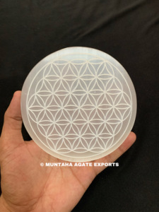 Belle Pleine Lune Gravé Premium Blanc Sélénite Plaque De Charge Cercle Conception Agate Cristal Pierre Précieuse Mascotte Thème par MUNTAHA - Product Image 4