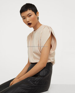 T-shirt en coton premium de haute qualité pour femme, vêtement ajusté tendance, fournisseur avec étiquette de col et emballage personnalisés - Product Image 2