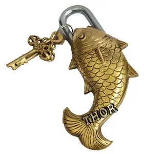 2つのキーが付いている真鍮の南京錠は機能的な真鍮の魚の南京錠の設計家のために磨かれたアンティークの真鍮をロックします