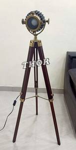 Lampadaire LED antique-poli avec socle en bois trépied projecteur de lecture avec base encastrée pour la décoration de la chambre ou du bureau - Product Image 3