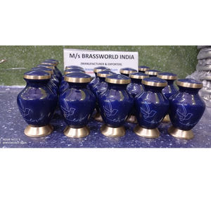 Urna de token de latón para cenizas de humanos y mascotas, suministros funerarios - Product Image 1