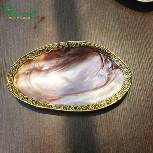 Assiette royale en or incrusté de perles roses, assiette en nacre, plat de vadrouille à caviar produits d'artisanat vietnamien ensemble de couverts faits à la main - Product Image 1
