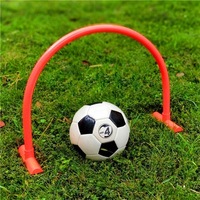 En gros, Entraîneur de compétences de passe en arc en plastique pour l'entraînement sportif des joueurs de football en salle, Marque RXN