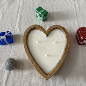 คุณภาพสูงโรแมนติกขายส่งชามแป้งเทียนรูปหัวใจขี้ผึ้งมะพร้าวทําด้วยมือจากเวียดนาม - Product Image 1