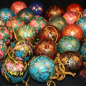 Paper mache palline di natale