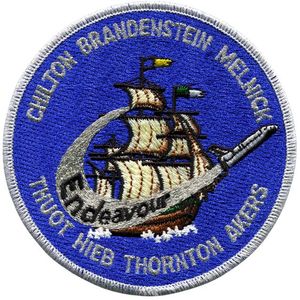 Parches bordados personalizados al por mayor con decoraciones de encaje y logotipo formas de flores y corazones de plástico para prendas de vestir modelo OEM - Product Image 2