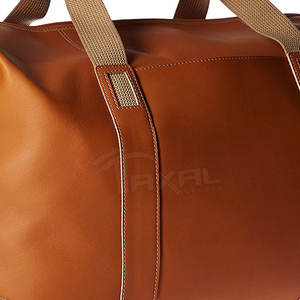 Sac de sport unisexe en plein air pour le fitness et le sport fabriqué sur mesure avec du cuir véritable de haute qualité Design dernier cri - Product Image 2