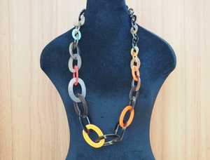 ชุดเครื่องประดับแบบโซ่ลายศาสนาสำหรับผู้หญิง สไตล์คลาสสิกแบบแตร ผลิตโดยผู้ผลิตและผู้ส่งออก เหมาะสำหรับงานแต่งงาน งานหมั้น งานเลี้ยง และเป็นของขวัญ - Product Image 4