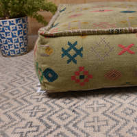 Pouf carré en soie Sabra fait main OEM, brodé motif cactus marocain, ottoman, décoration bohème pour la maison, vente en gros, nouveaux poufs