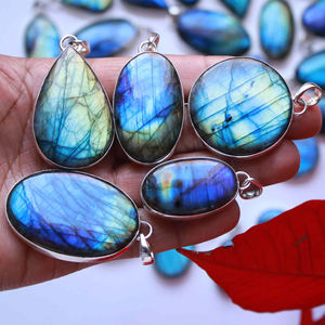 Labradorite <b>Beads</b> Labrador Necklace Iced Out Pendant 18 k Gold Plated Heart Pendant Necklace <b>Sterling</b> <b>Silver</b> <b>Bracelet</b> <b>Beads</b> - Product Image 4