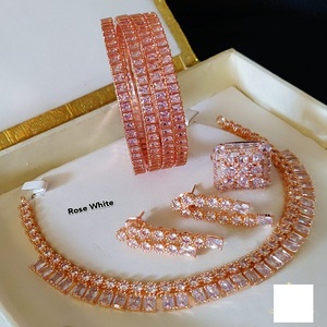 M creation อินเดียล่าสุดโฆษณาแฟนซีสร้อยคอเพชรต่างหูต่างหูชุดรวมแหวนสำหรับเป็นของขวัญเครื่องประดับผู้หญิงสวยช้อปปิ้ง - Product Image 1