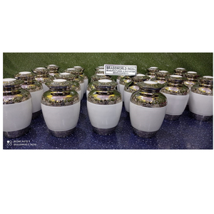 Urna de cremación de latón niquelado de alta calidad, suministro funerario de estilo americano de Brassworld India para adultos - Product Image 1