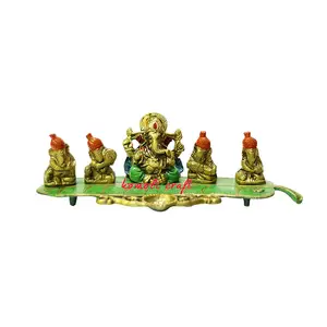 Handmade Cổ Điển Thiết Kế Âm Nhạc Kim Loại Trắng Hindu Thần May Mắn Ganesha Tượng Trên Lá Cho Quà Tặng Đám Cưới Và Quà Tặng Trở Lại